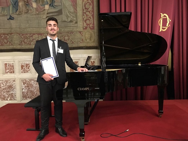 Premiazione alla Camera dei Deputati per il pianista favarese Giuseppe Francolino