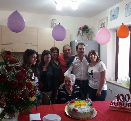 Favara, un'altra centenaria. Festa per nonna Pina