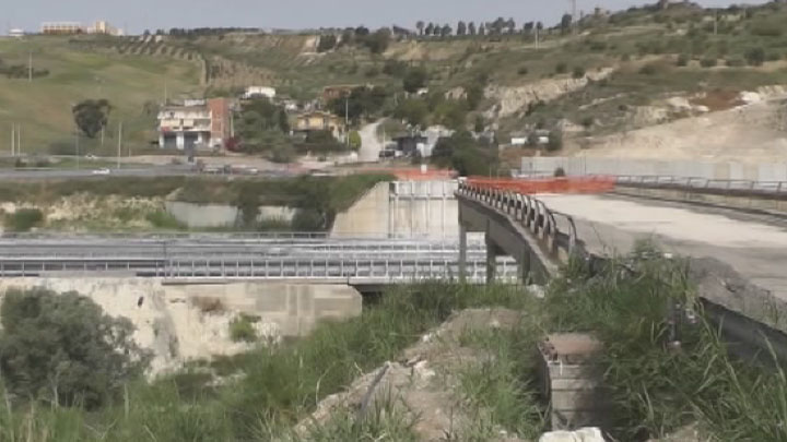 Ponte Petrusa. Approvata la proposta di deliberazione per la ricostruzione del cavalcavia