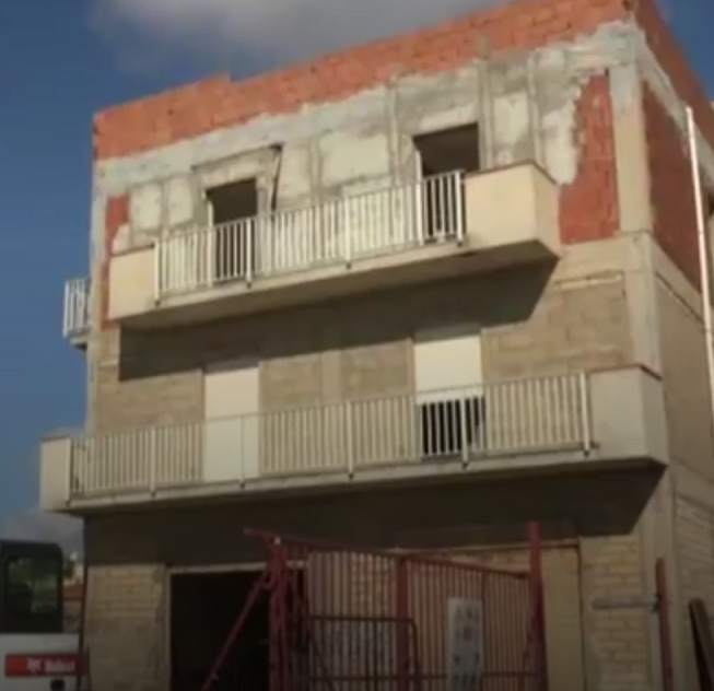 Licata, stop momentaneo alle demolizioni della palazzina abusiva in via Soldato Termini