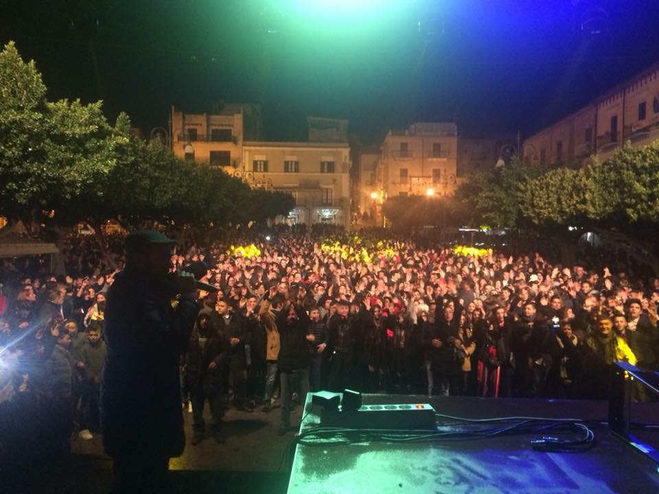 Benvenuto 2018. Il Capodanno favarese, fiumi di persone in piazza Cavour