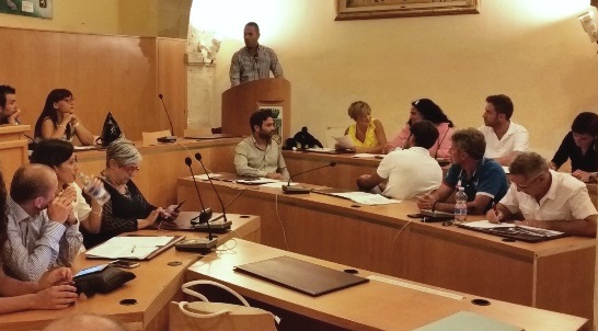 Trasparenza e legalità K.O. in consiglio comunale a Favara. In pubblica assise si può negare ai cittadini di filmare gli interventi pubblici