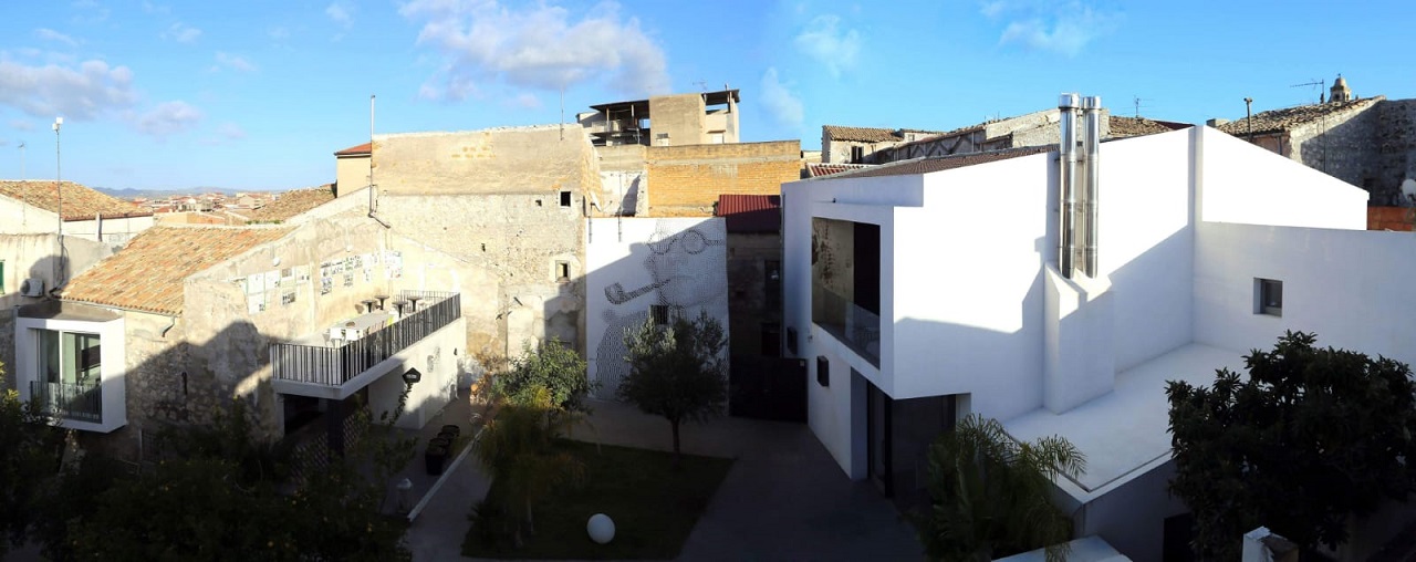 Architettura e rigenerazione. Due progetti di Favara alla Biennale di Venezia