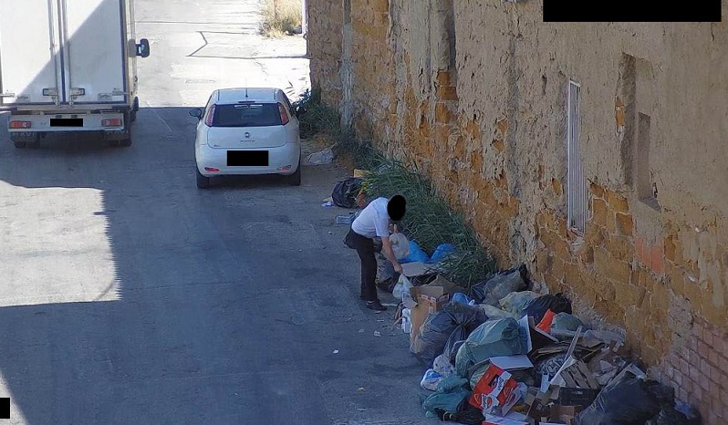 Abbandono di rifiuti in strada a Porto Empedocle: in 10 giorni oltre 30 sanzioni