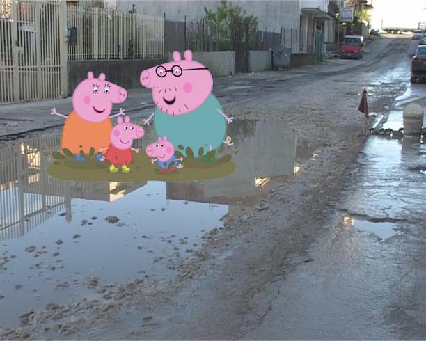 La ''pozza di Peppa Pig'' di Viale Stati Uniti è l'immagine di copertina del 1° gruppo ''Politica di Favara'' su Facebook