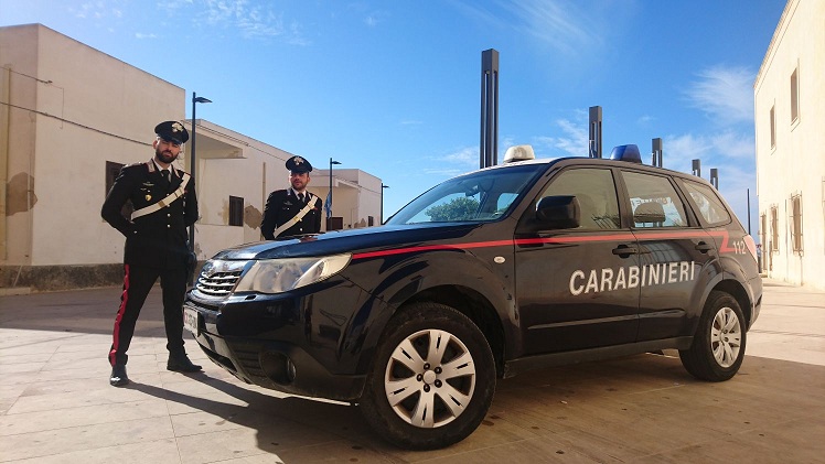 Lampedusa. Nascosti nel cassone di un autocarro, 7 tunisini tentano di lasciare l'isola