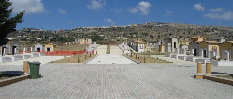 Cimitero di Piano Gatta di Agrigento. Domenica Santa Messa in memoria dei defunti e benedizione della statua del Cristo Redentore
