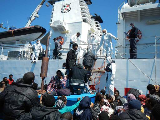 Intercettato barcone a 54 miglia a sud di Lampedusa. I 104 cittadini subsahariani sono approdati a Porto Empedocle