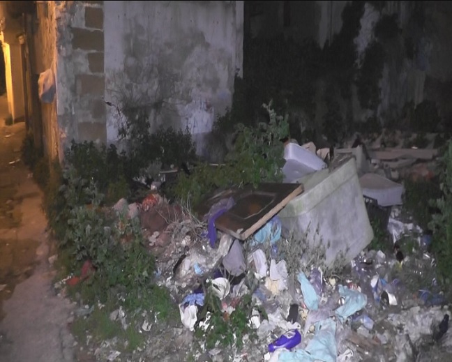 Dal controllo dei Carabinieri emerge lo Stato di abbandono e degrado di via Reale. Spazzatura e discariche abusive ovunque