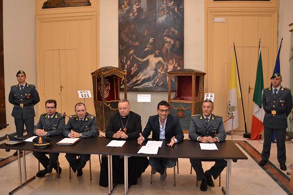 La G.d.F. di Agrigento dona i capi sequestrati alla Caritas