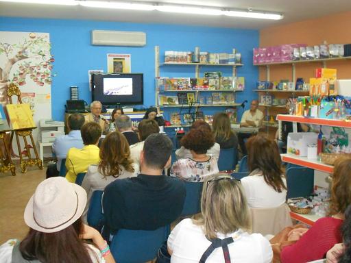 La storia d'amore tra due donne raccontata in un libro di Aurora Augello alla Libreria Il Papiro
