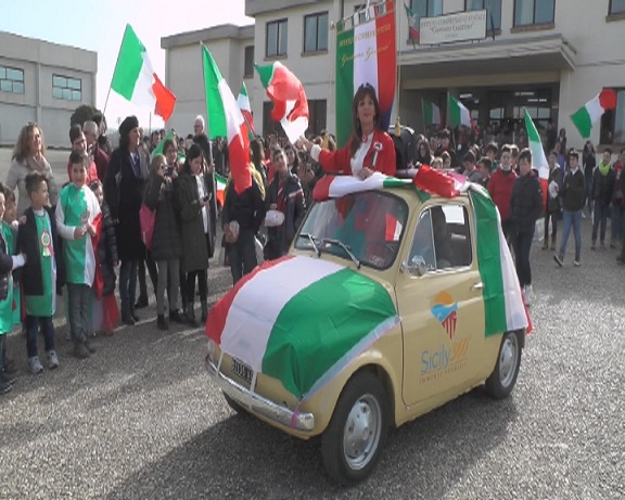Carnevale di Favara. L'Italia presentata dagli alunni dell'I.C. ''G. Guarino''
