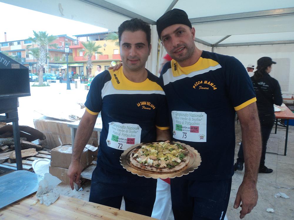 I favaresi Antonio Lupo e Giuseppe Cuffaro a Napoli al Campionato mondiale del Pizzaiuolo