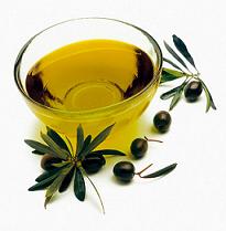 Additivo nell'olio di semi per farlo sembrare d'oliva. Denunciato bracciante agricolo palmese