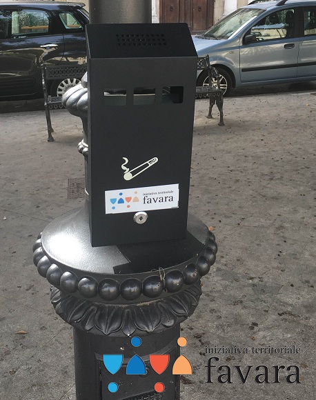 Favara. Iniziativa Territoriale installa i posacenere in piazza Cavour
