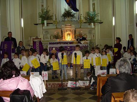 Via Crucis dei bambini della scuola Primaria Obiettivo infanzia di Favara