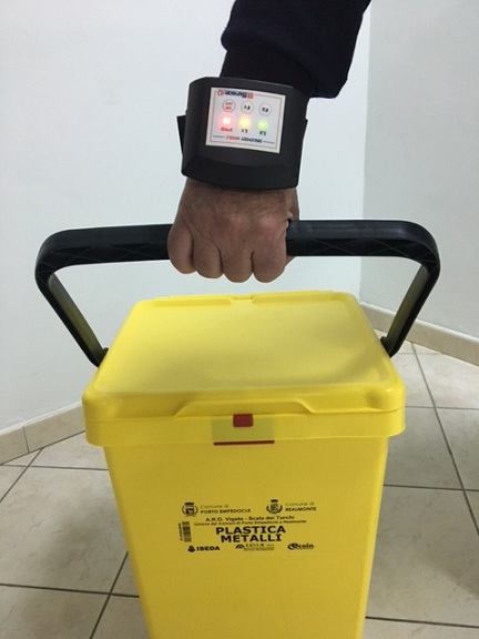Porto Empedocle e Realmonte. Braccialetti elettronici in dotazione agli operatori ecologici per il monitoraggio dei rifiuti
