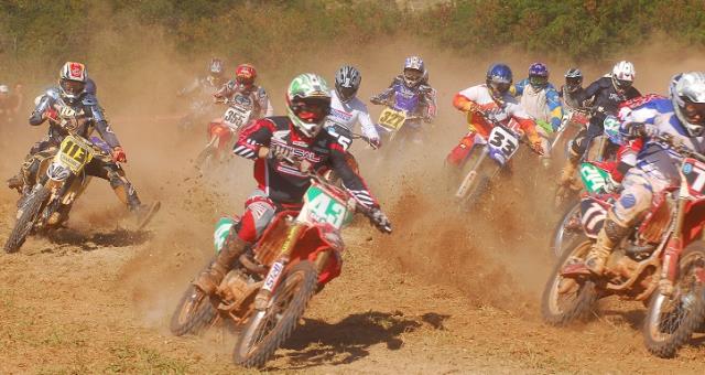 Il moto club Cavaleri off road dei F.lli Cavaleri conquista due titoli regionali di motocross