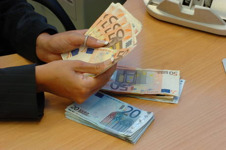La crisi economina non risparmia neanche le banche. A rischio posti di lavoro