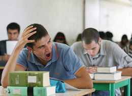 Ansia ed emozione tra gli studenti italiani che mercoledi' prossimo saranno impegnati con la prima prova degli Esami di Maturita'