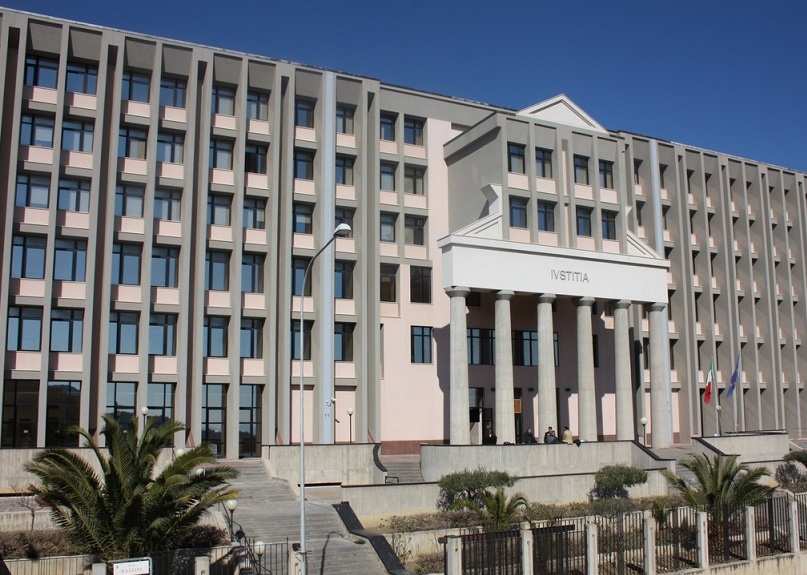 Agrigento. Rapina violenta a piazzale Rosselli, parte processo per due rumeni