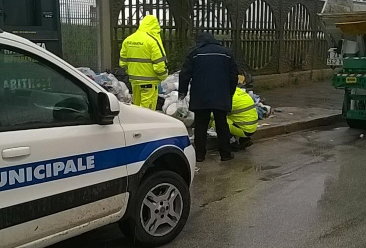 Differenziata a Porto Empedocle. Ripartono i controlli; sanzioni in vista