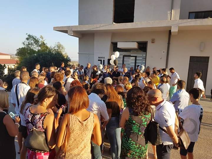 Juventus Official Fan Club Favara Bianconera esterno tifosi
