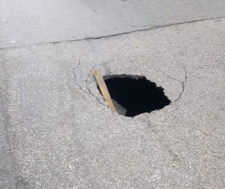 Via Umberto buco sprofonda 14 gennaio 2019