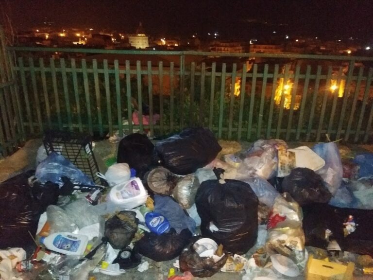 panorama favara spazzatura via de gasperi