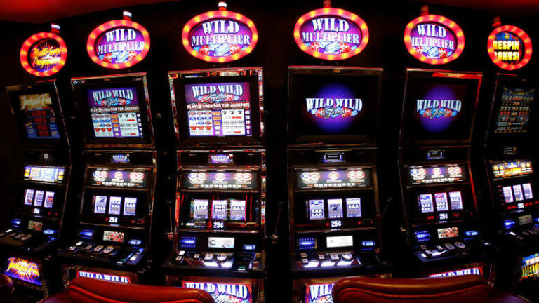 slot machine macchinette gioco sala giochi gioco d'azzardo