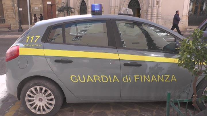 Auto Guardia di Finanza gdf