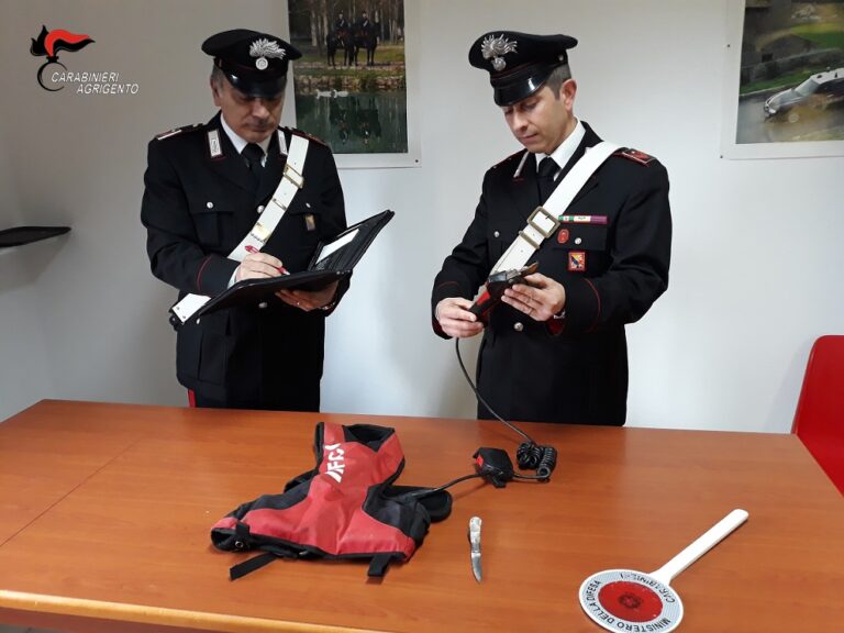 coltello e forbici elettriche carabinieri ribera