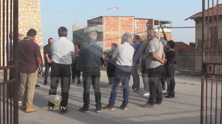 Incontro ad Aragona Caldare su rettifica confini 2
