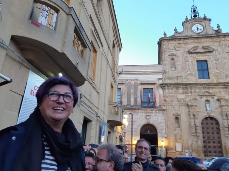 Maria Grazia Brandara sindaco di Naro sorridente elezioni