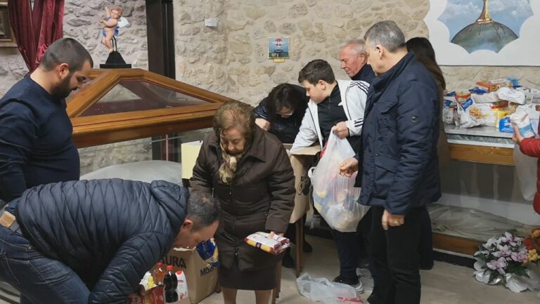 confraternita santa croce del calvario distribuzione beni prima necessita
