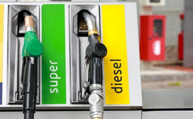 distributore di carburante super disel pompe benzina