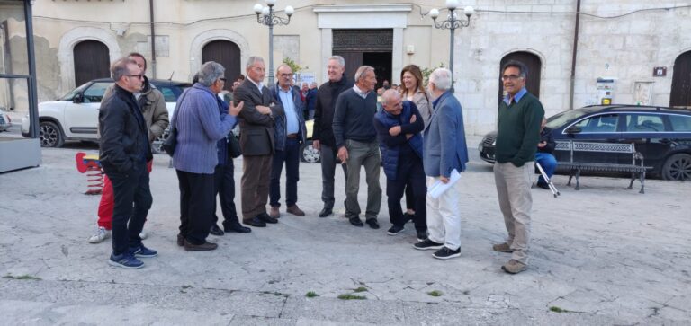 Associazioni per l'Acqua Pubblica davanti al Municipio di Favara