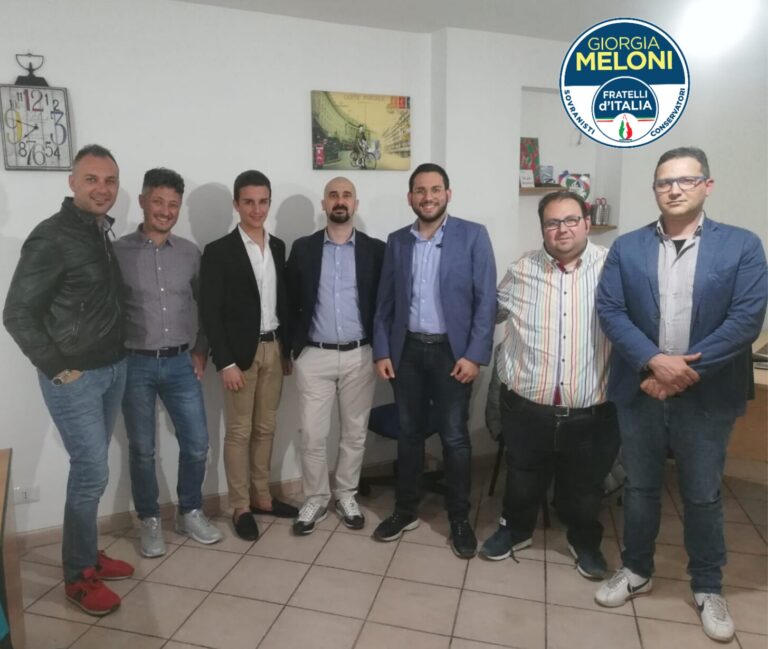 Circolo fratelli d'italia Favara Riccardo Montalbano e gruppo
