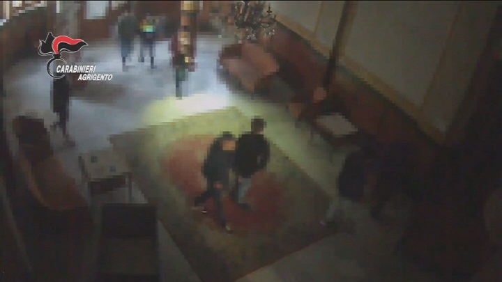 Giovani vandali alle Terme di Sciacca