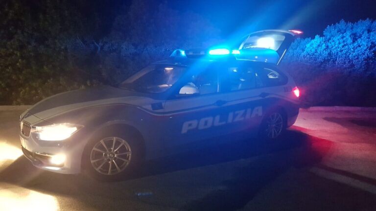Polizia Stradale auto di notte