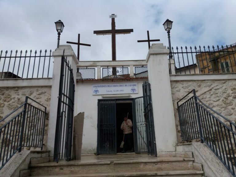 Calvario Favara croce