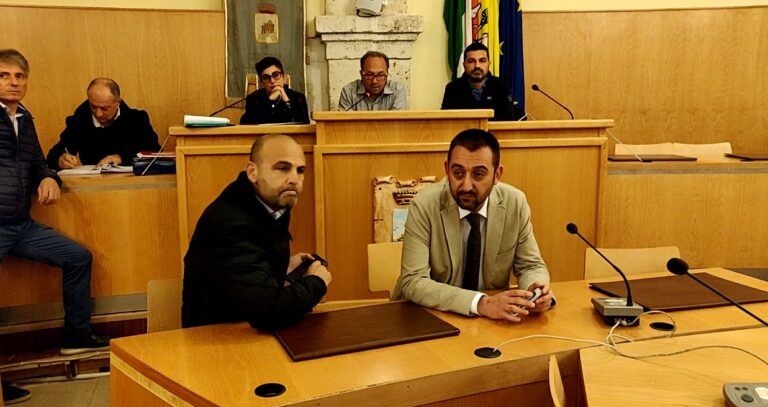 consiglio comunale favara maggio 2019 Di Naro - Pirrera - Segretario - assessori Caramazza e Vaccaro