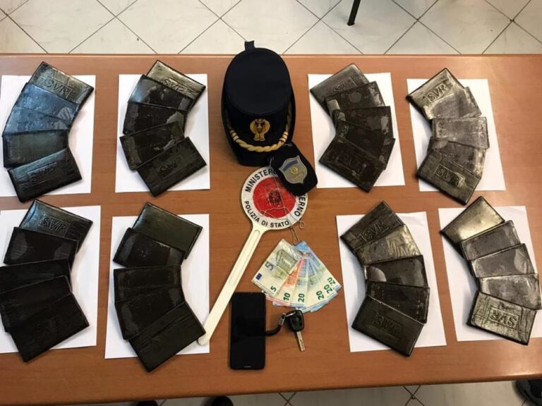 panetti hashish sequestrati a porto empedocle