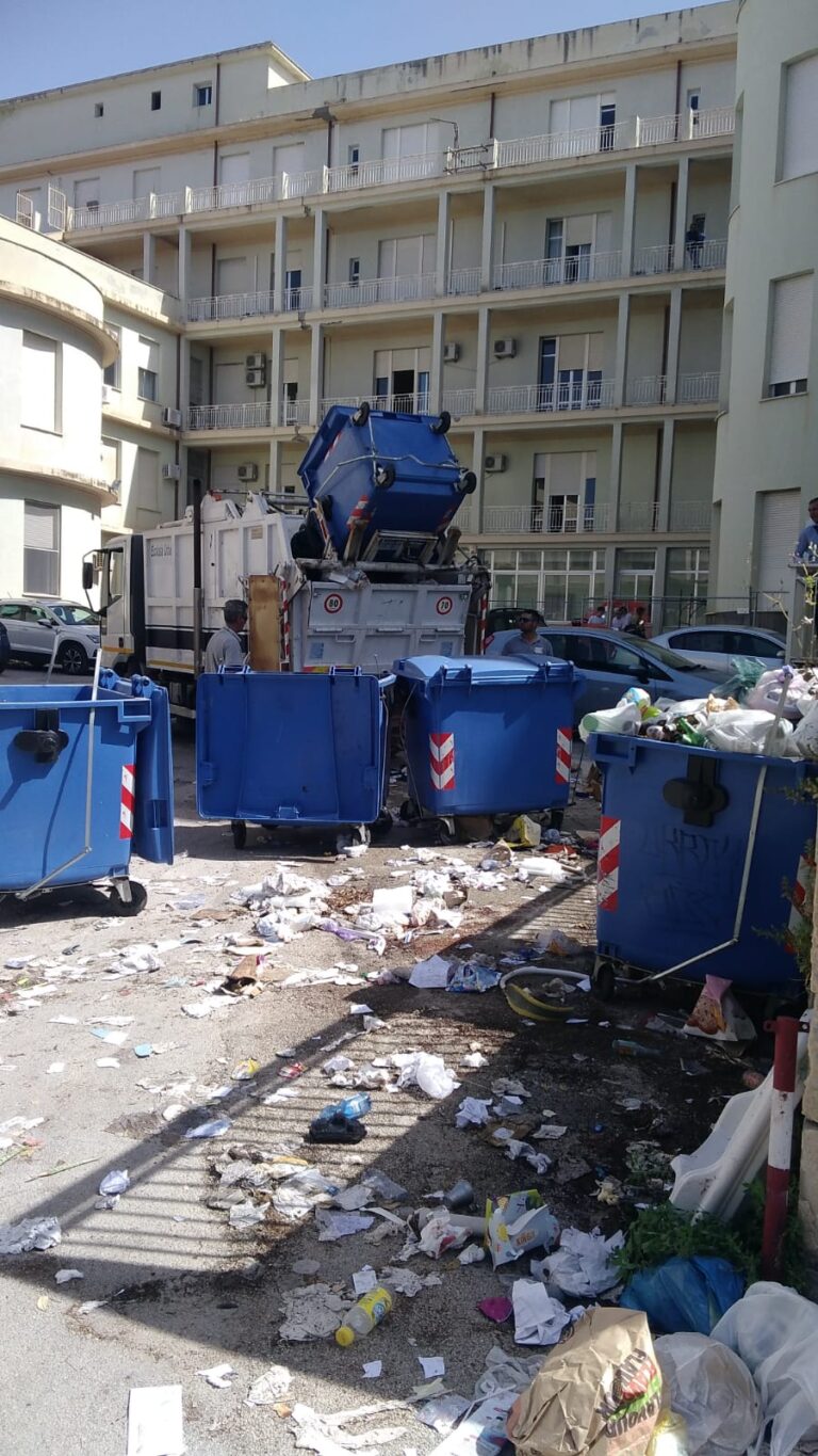 Bonifica rifiuti ex opspedale di Agrigento 1