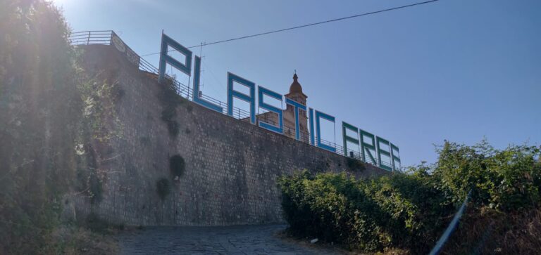 Scritta Plastic Free Belvedere Favara