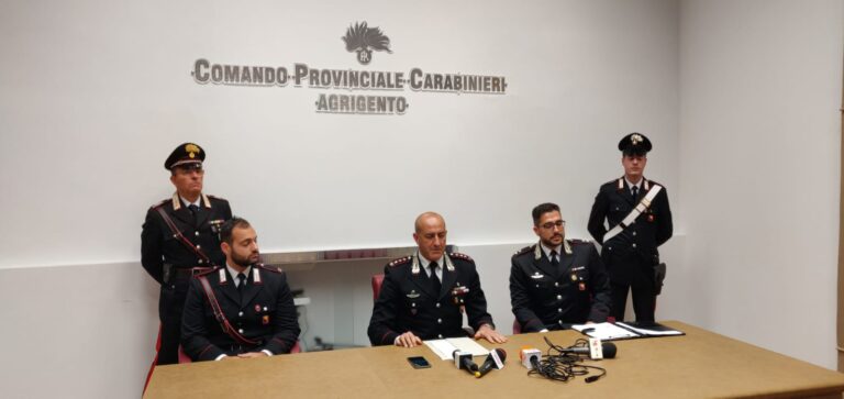 conferenza carabinieri arresto distefano 2