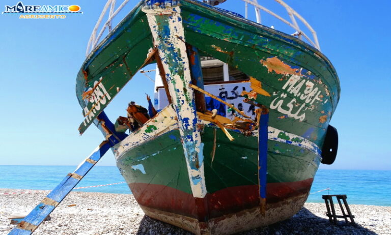 Barca sbarco fantasma a Ribera 1