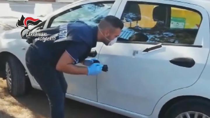 Carabinieri impronta digitale auto