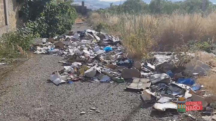Discarica - spazzatura a Naro