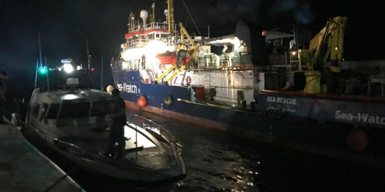 Sea-Watch nave Ong - guardia costiera